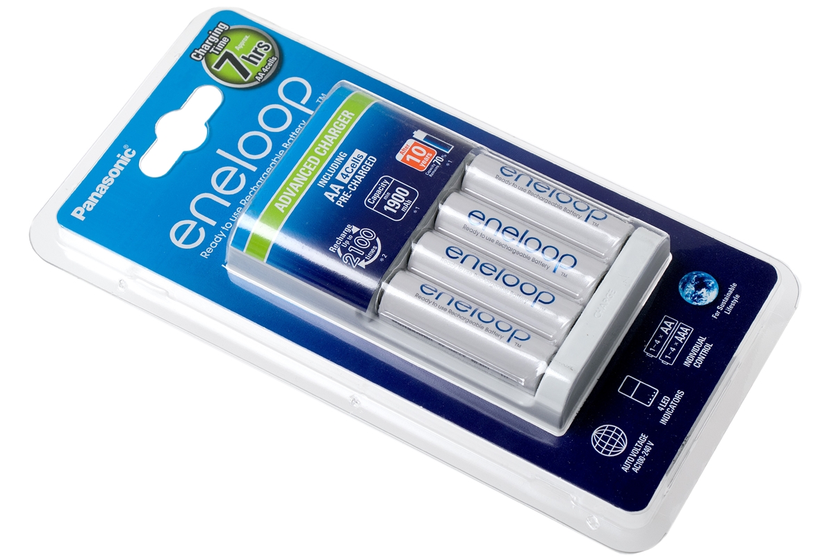 Panasonic Eneloop BQ CC17 Schnelllader + 4x NiMh AA 1900mAh Panasonic Eneloop BQ CC17 Schnelllader + 4x NiMh AA 1900mAh
