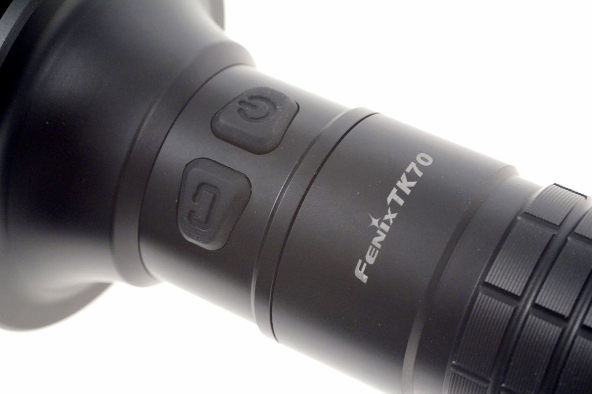 Fenix TK70 XM L Taschenlampe MIT LADEGERÄT UND AKKUS Fenix TK70 XM L Taschenlampe MIT LADEGERÄT UND AKKUS