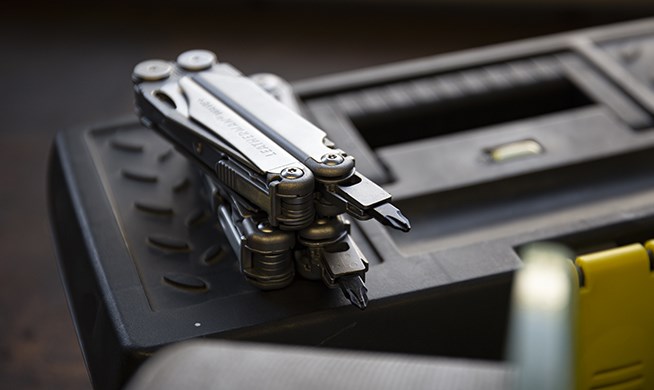 Leatherman Surge vs Wave+