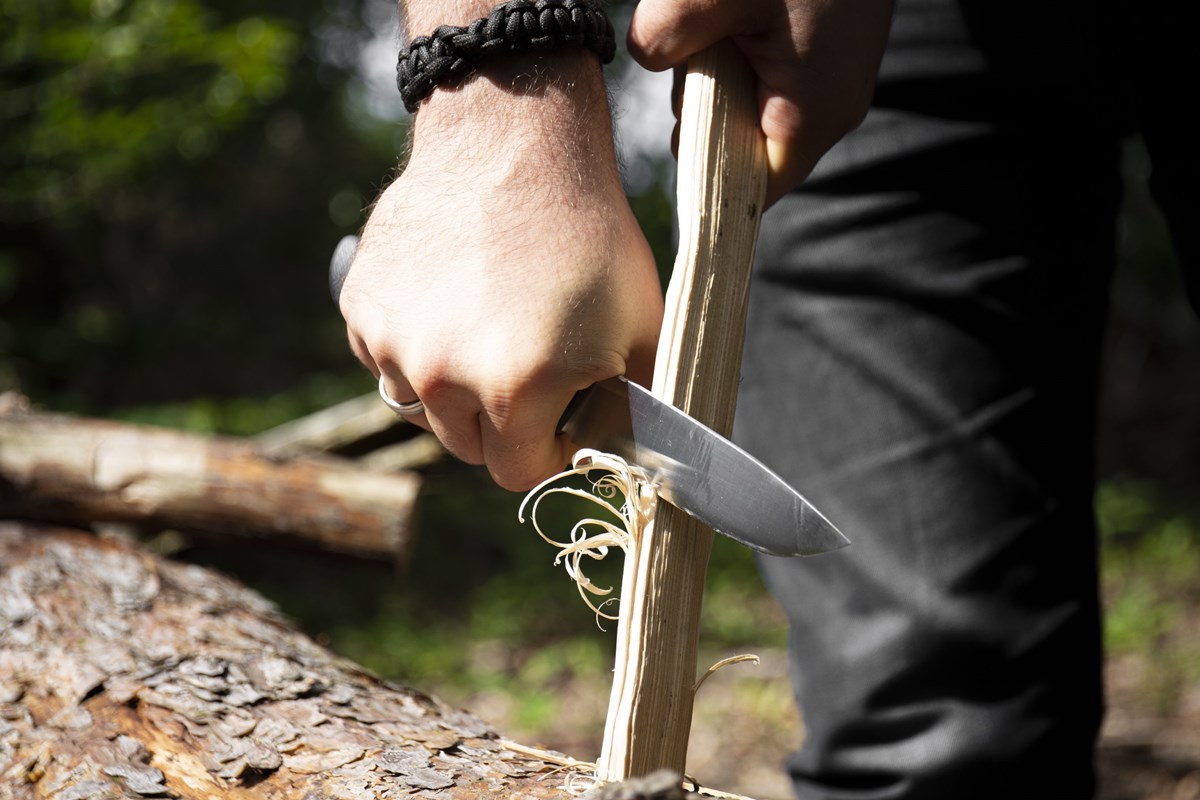 Real Steel Bushcraft Plus Convex - Image Feathersticks