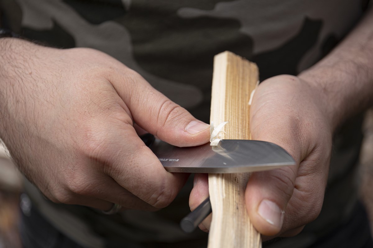Real Steel Bushcraft Plus Convex - Image Feathersticks