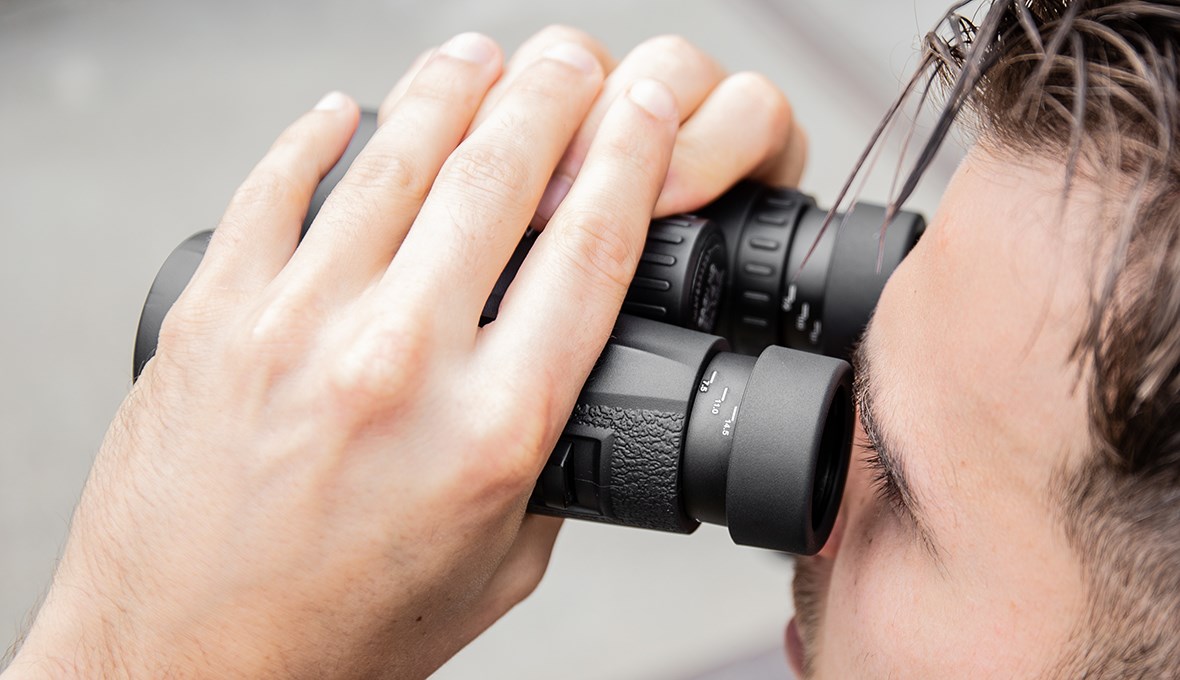 Adjusting your binoculars Tips for getting the best viewing experience